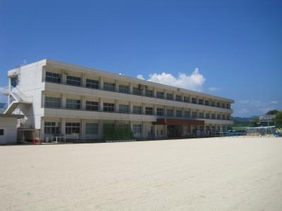 一本松小学校校舎